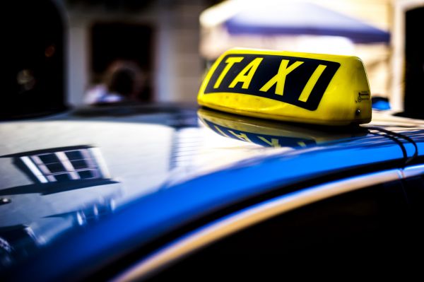 Un taximetrist laudă România