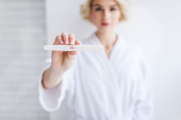 O blondă vrea un test de sarcină