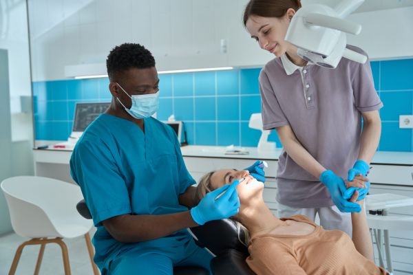 Ce a vrut un dentist la înmormântare